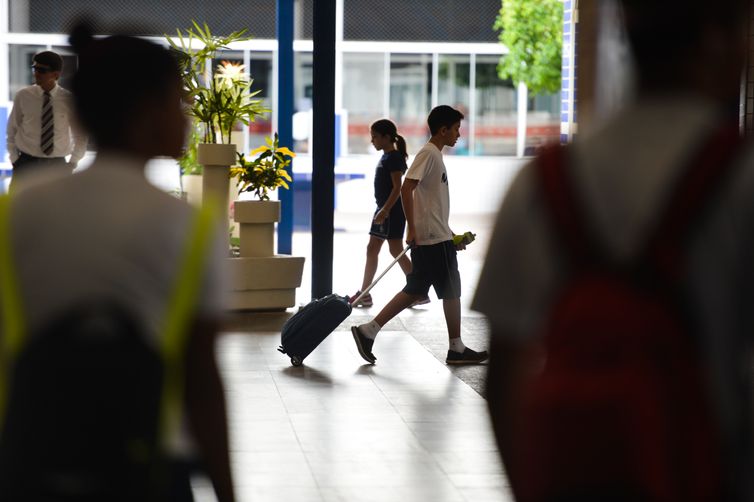 Fachin vota para reconhecer que escolas devem combater discriminações