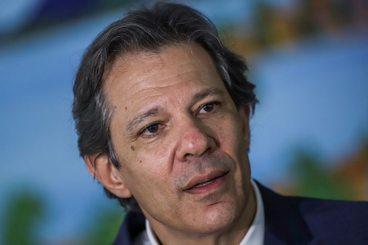 Haddad diz que ata do Copom reforça pausa, não fim do corte de juros