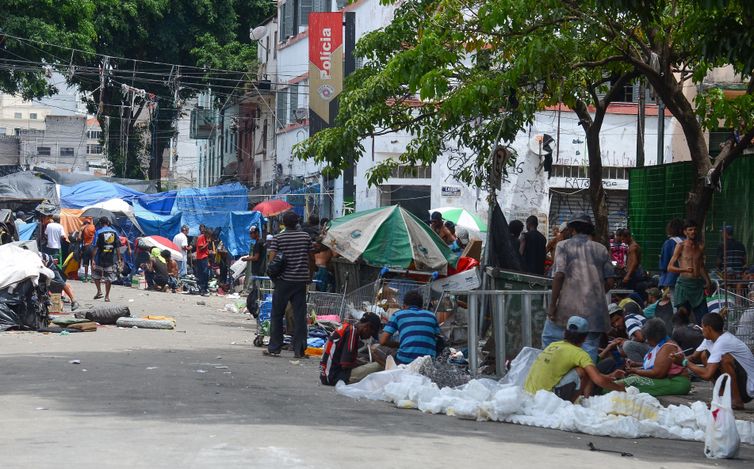 SP: operação da Polícia Civil despeja projeto social na Cracolândia 