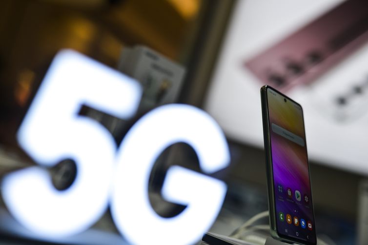 Anatel vai liberar sinal de internet 5G para mais 506 municípios