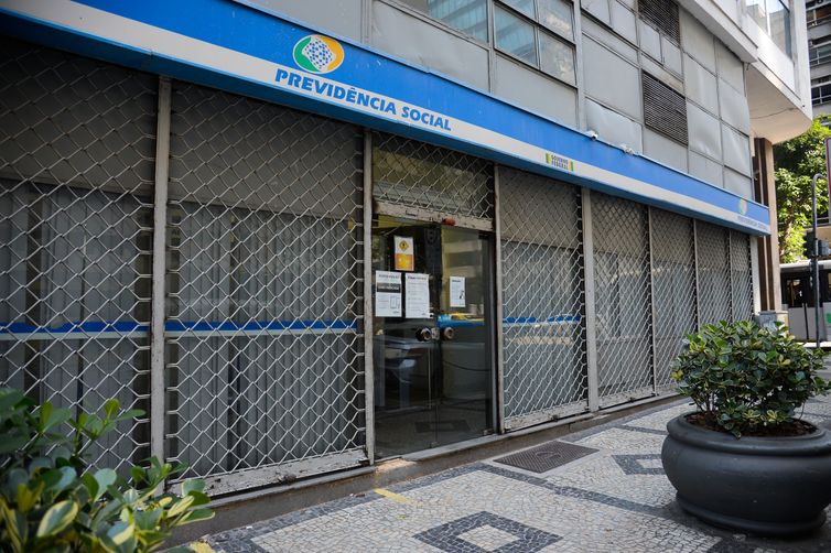 Estagiário do INSS é preso por fraudar crédito consignado em Salvador