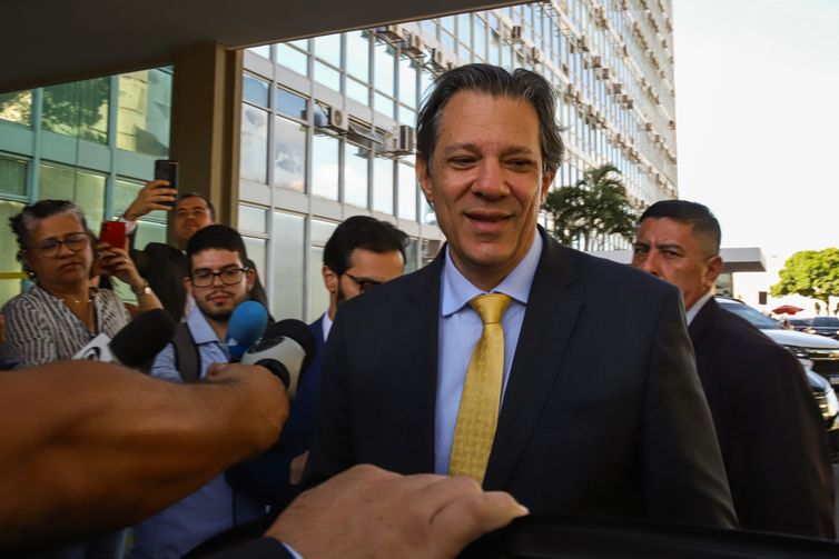 Haddad quer conluir PL de dívidas dos estados antes do recesso