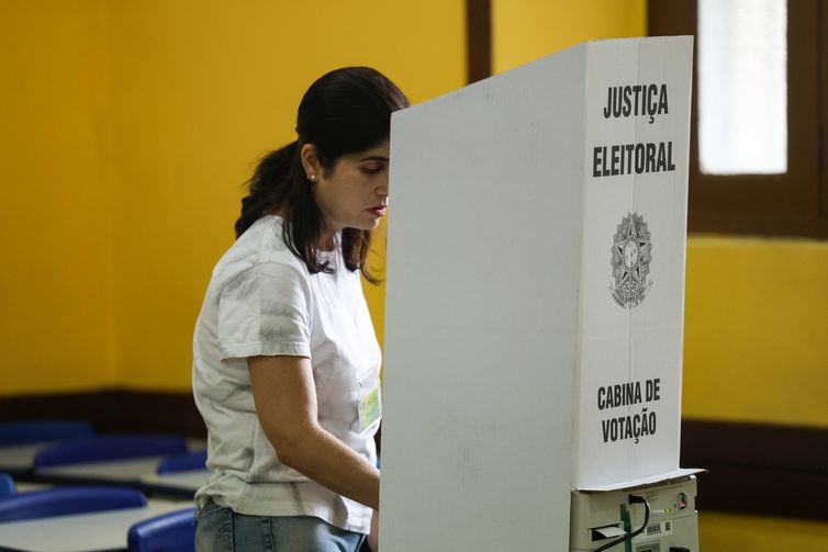 Apenas duas cidades do estado do Rio têm 2° turno