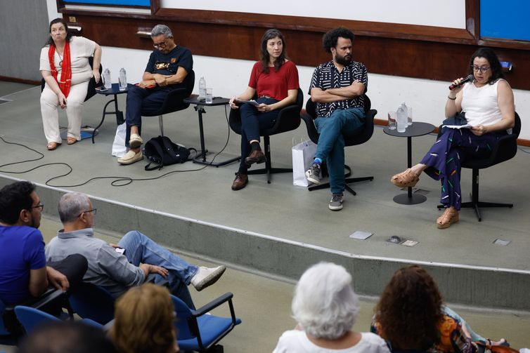 Evento na Uerj debate educação e ações afirmativas no país