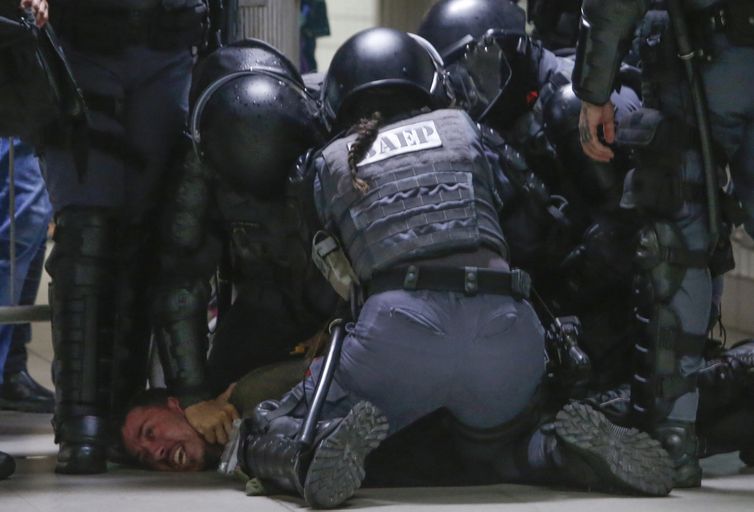 Fotógrafo da Agência Brasil recebe Prêmio Vladimir Herzog 