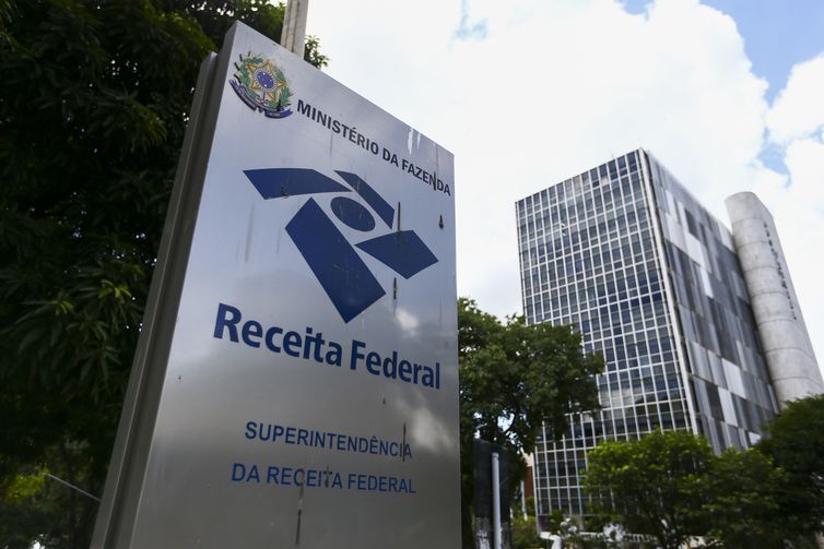 Arrecadação federal em outubro fecha com maior resultado em 30 anos