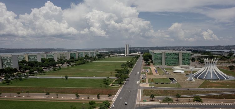 Governo libera R$ 1,7 bilhão bloqueados do Orçamento