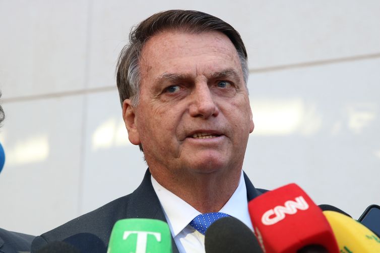 Indiciamento de Bolsonaro repercute entre políticos e autoridades