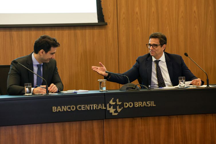 Campos Neto exalta passagem de comando no Banco Central