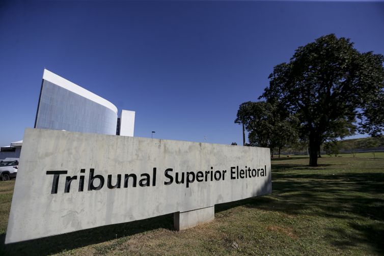 Eleitores que não votaram no 2º turno têm até terça para justificar