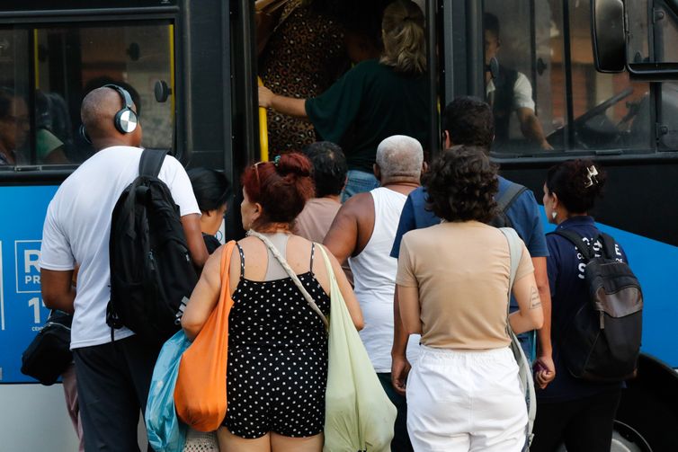 Passagem de ônibus no Rio subirá de R$ 4,30 para R$ 4,70