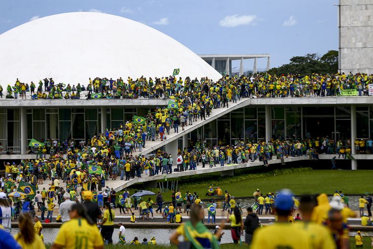 Moraes vota por tornar Léo Índio réu por participar do 8 de janeiro