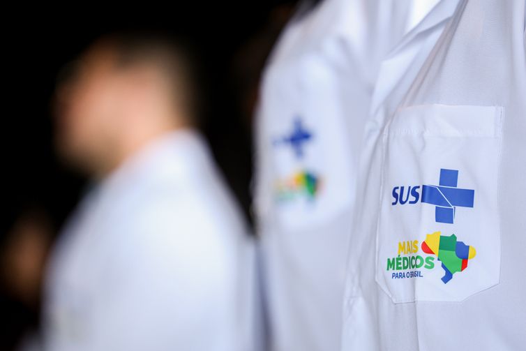 Mais Médicos: Saúde anuncia 2,2 mil novas vagas e cadastro reserva