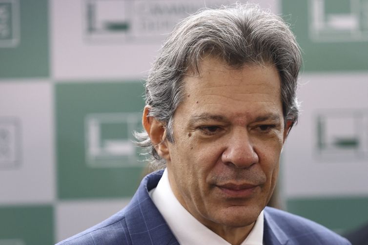 Ordem é negociar e não retaliar, diz Haddad sobre tarifas dos EUA